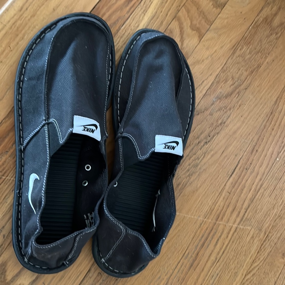 Nike slip on
